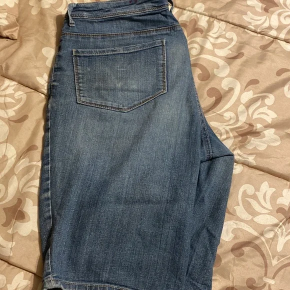 Faded Glory Bermudas - Picture 2 of 4